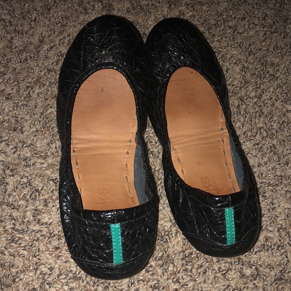 BLACK TIEKS - SIZE 7 - GOOD CONDITION - Picture 8 of 11